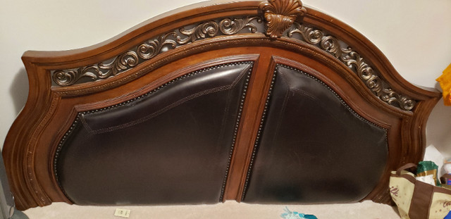 Head board - King Size - For Sale in Beds & Mattresses in Mississauga / Peel Region - Image 2