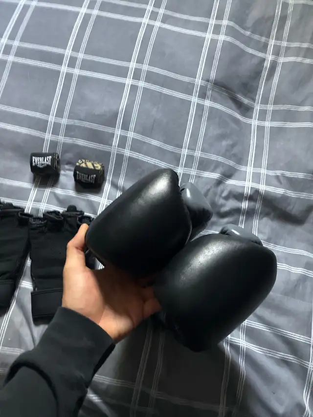 Everlast Boxing and MMA gloves in Other in Kingston - Image 4