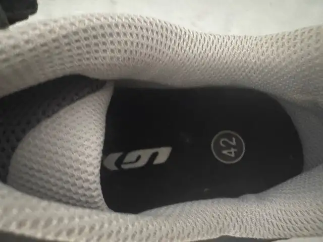 MOUNTAIN BIKE, SHOES, LIKE NEW READ ADD FOR DETAILS, AHUNTSIC in Mountain in City of Montréal - Image 5