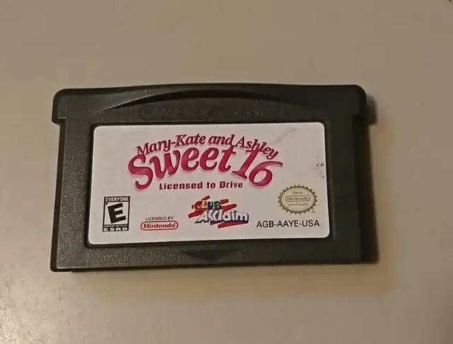 Mary Kate & Ashley SWEET 16 Nintendo Game Boy Advance GBA Game in Toys & Games in Oshawa / Durham Region - Image 2