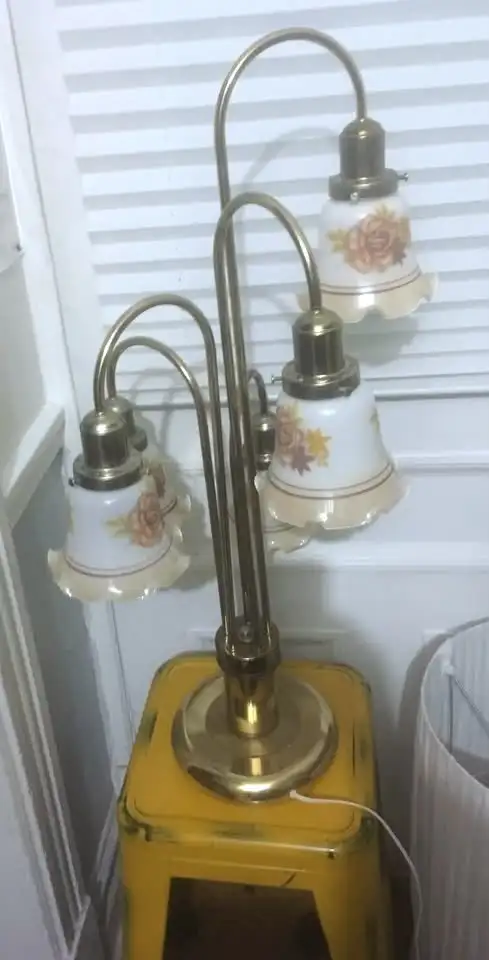 Mid Century Table Lamp with 5 Vintage Tulip lampshades - $200 in Indoor Lighting & Fans in City of Montréal - Image 9