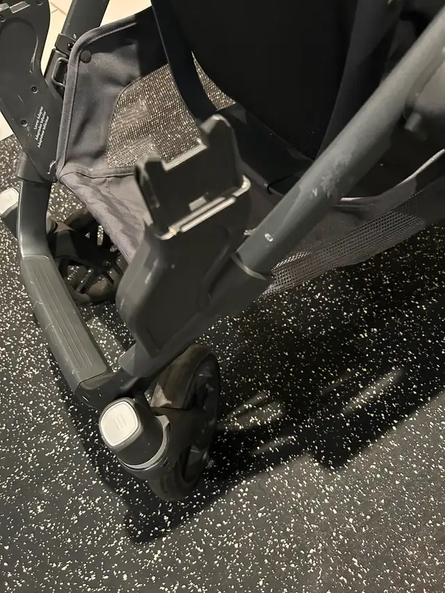 UppaBaby Version 1 Crib in Cribs in Calgary - Image 5