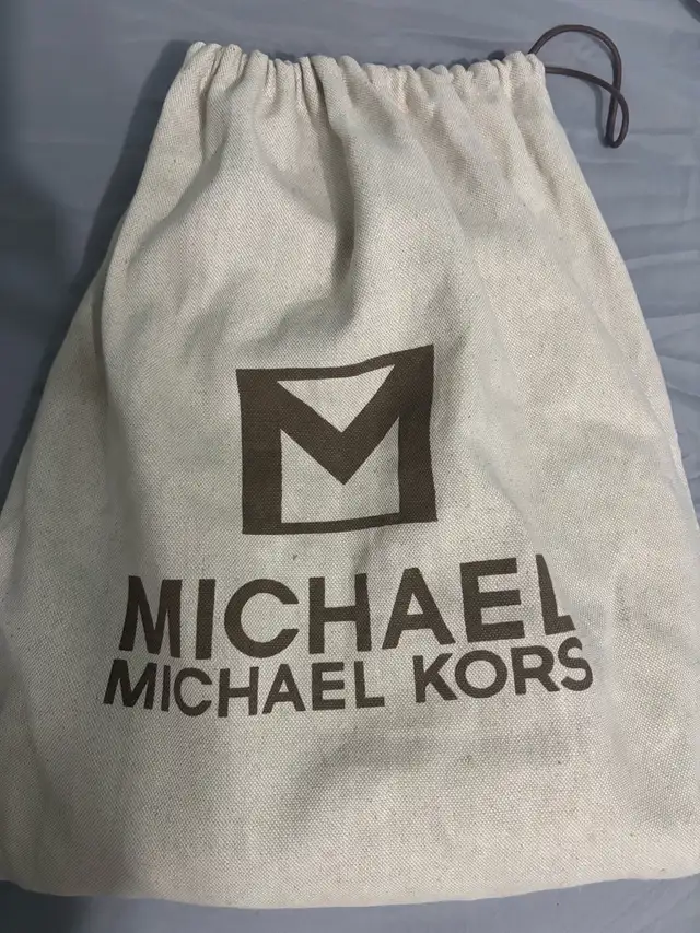 Michael Kors Backpack in Women's - Bags & Wallets in Sudbury - Image 7