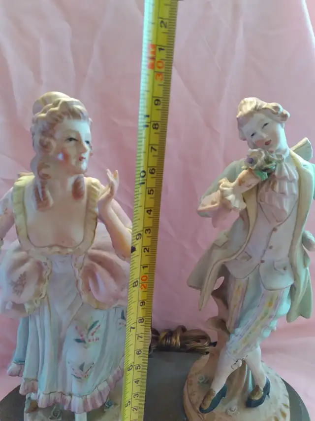 ANTIQUE PORCELAIN TABLE LAMP in Indoor Lighting & Fans in Barrie - Image 9