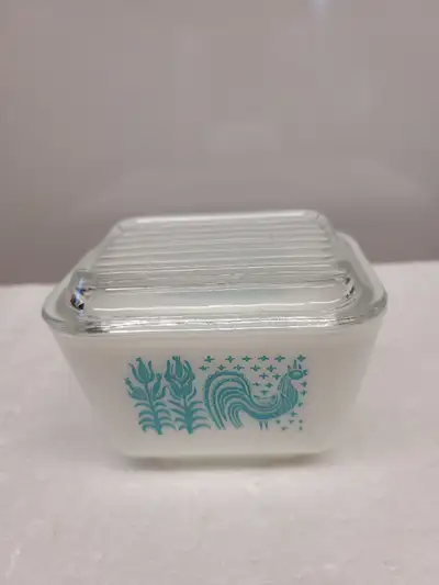 VTG Pyrex “Blue Amish Butterprint” Refrigerator Lidded Jar 501B, View more