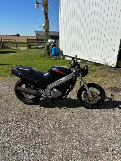 2006 Kawasaki ZZR250. New tires. New brakes. Engine-rebuilt top end. New battery. Safetied last fall...