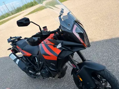 Like new, not a scratch or mark on it. Never been of road. Extras: Heated grips and quick shifter, b...