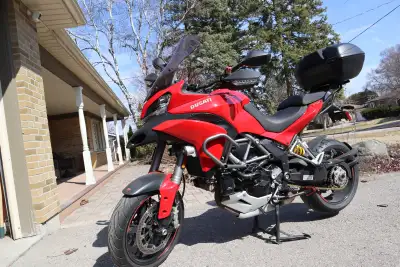 Good condition. Selling certified. Comes complete with top box and panniers. New tires and battery l...