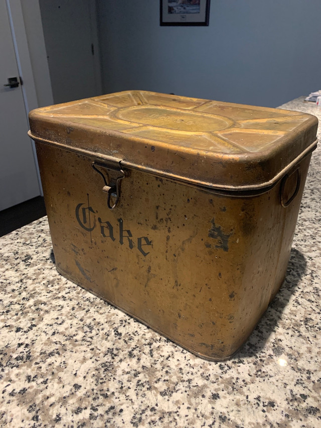 Antique Wrico Bread/Cake Box in Arts & Collectibles in Dartmouth