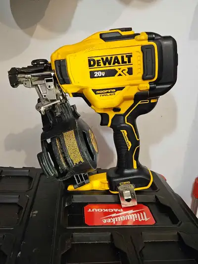 Dewalt 20v Max XR Roofing Nailer, View more