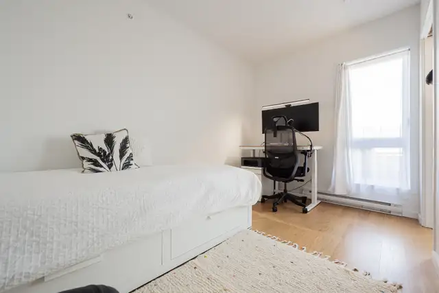 Tres beau condo au coeur d'Hochelaga avec mezzanine et terrasse in Long Term Rentals in City of Montréal - Image 17