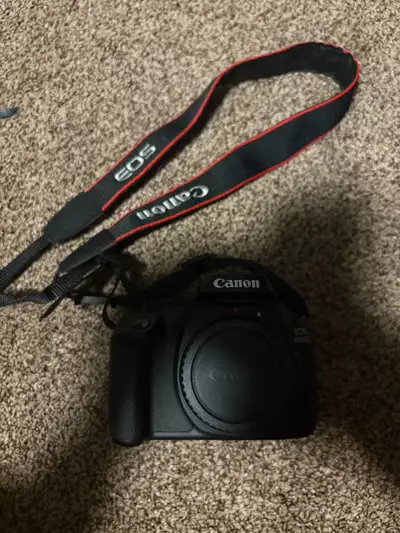 Send in a offer Comes with: - 18-55 mm lens - wide angle lens with Macro 58mm - high definition tele...