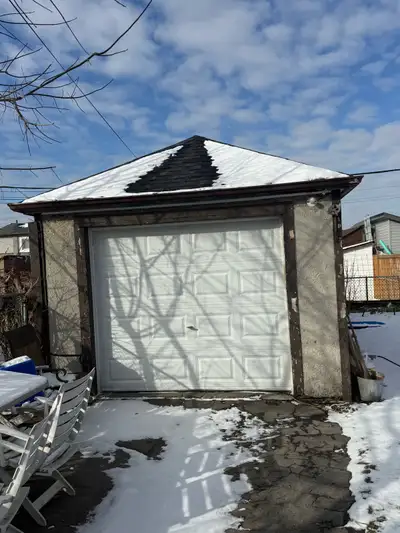 Garage Rental / May 1 / Dufferin/ Eglinton $$250 Approx 20 ft x 15 ft Ideal for a 2 nd vehicle / Ava...