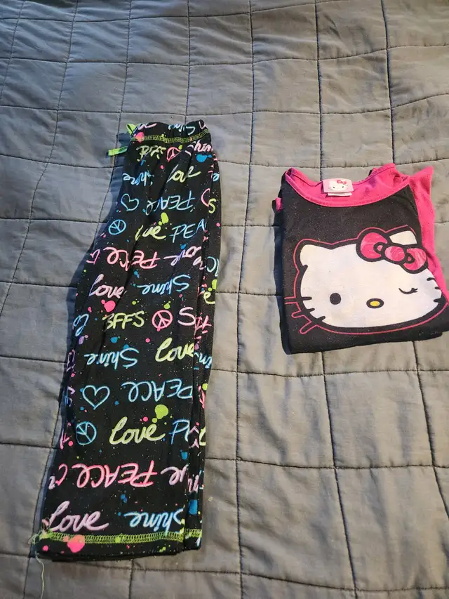 Lot de vêtements pour enfant Grandeur 10 ans in Kids & Youth in Laval / North Shore - Image 6
