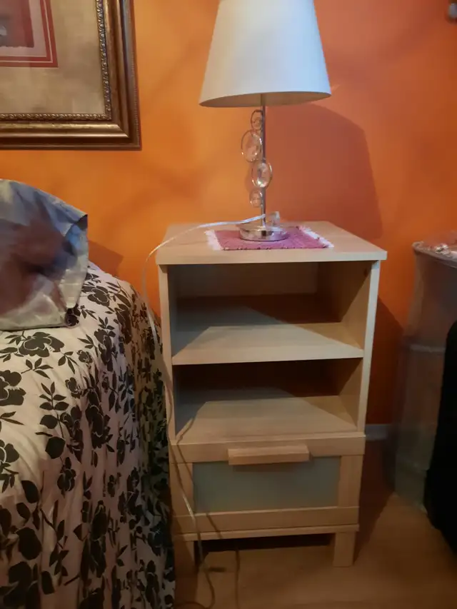 Set de chambre lit simple ,bureau , table de chevet et matelas in Beds & Mattresses in Laval / North Shore - Image 8