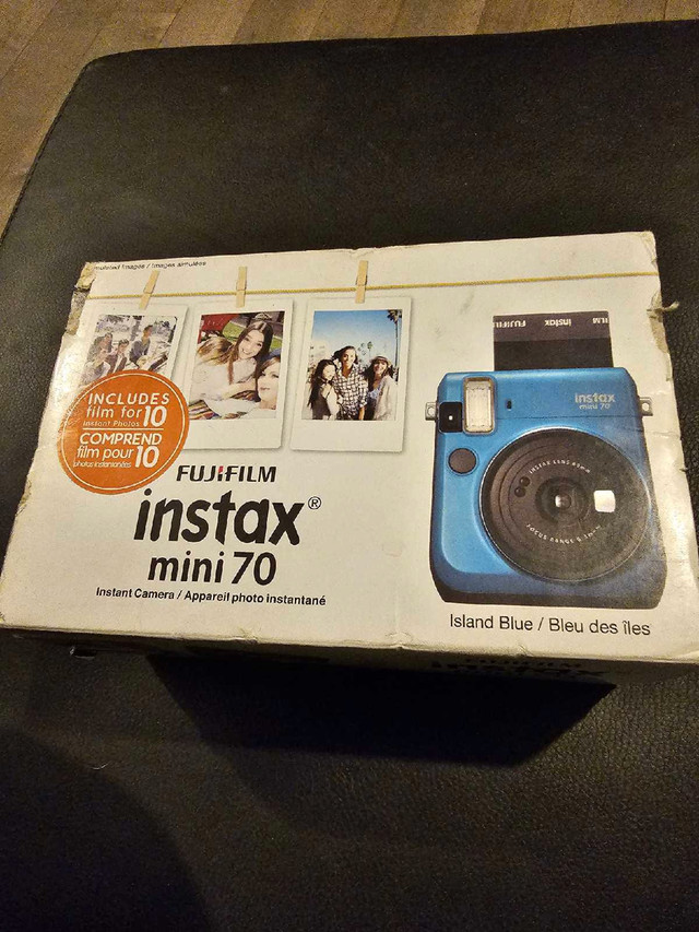 2017 fuji film instax mini 70 . Bran new package never opened  . in Cameras & Camcorders in Ottawa - Image 2