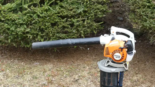 SOUFFLEUR À FEUILLE in Lawnmowers & Leaf Blowers in Longueuil / South Shore - Image 2