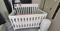4 in 1 Convertible Crib with dual-sided Mattress