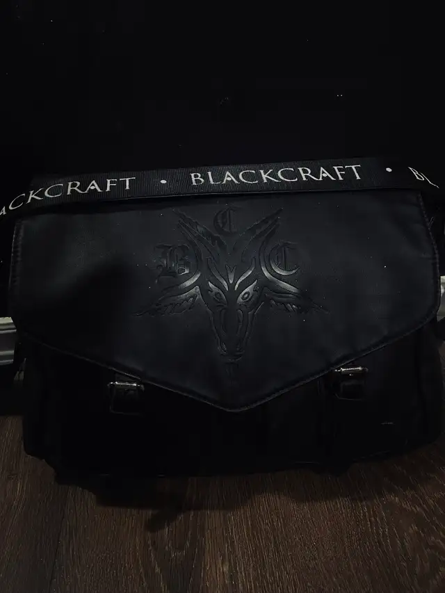 Blackcraft Cult Messenger Bag – Gothic Streetwear Crossbody Bag in Women's - Bags & Wallets in Longueuil / South Shore - Image 3