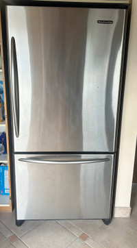 Frigo en stainless/Stainless steel fridge