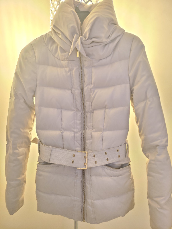 Zaras womens winter/fall down puffer with belt XS for sale! in Women's - Tops & Outerwear in Markham / York Region