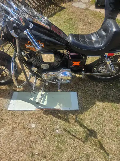 1988 Harley davidson Sportster 883 engine with 30,000 km New battery in Sept 2025 Selling as is 4500...