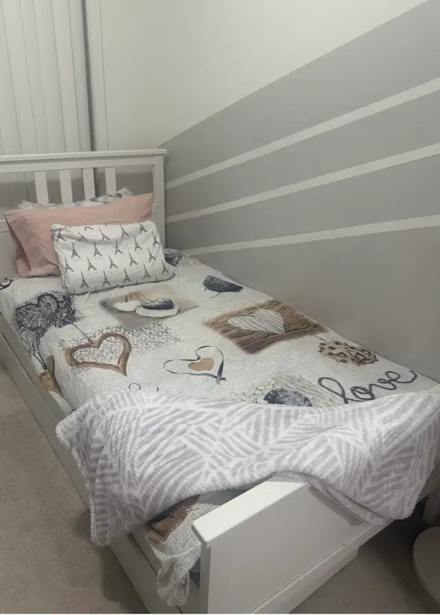 room for rent  in Long Term Rentals in City of Toronto - Image 2