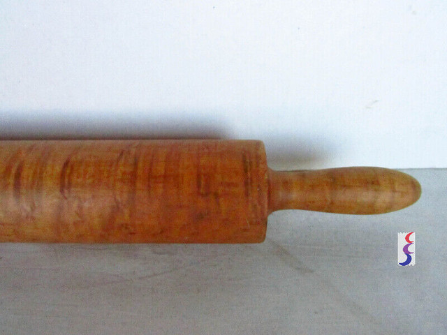 Vintage 20” Tiger Maple Rolling Pin 1 Pc. Solid Wood Baking Past in Arts & Collectibles in Kitchener / Waterloo - Image 4