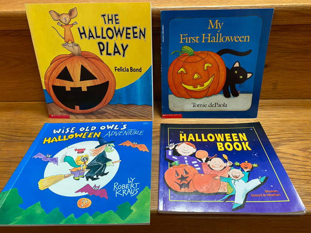 4 Halloween books  in Children & Young Adult in Oshawa / Durham Region