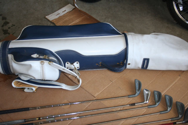 some golf equipment, bags, clubs, balls, cart in Golf in Calgary - Image 2