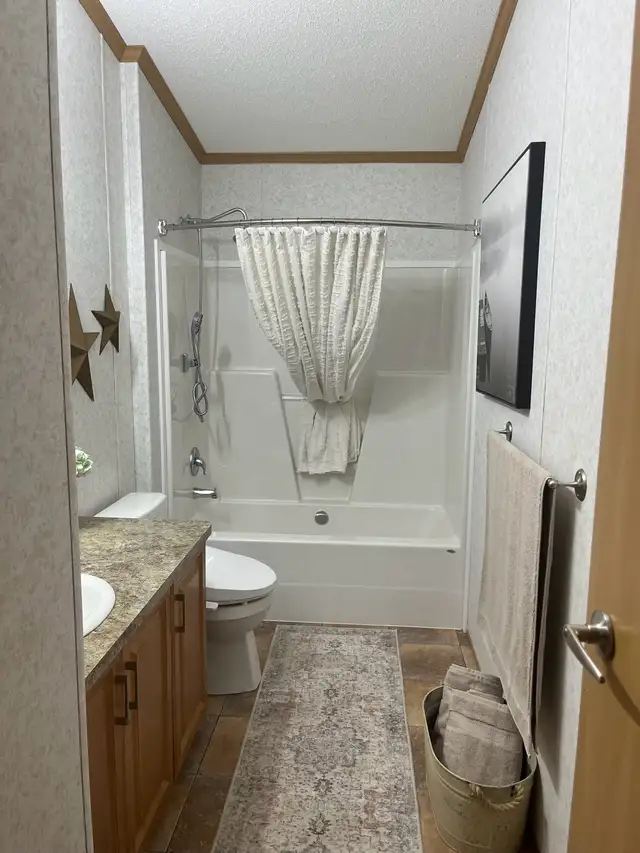 Home/Cottage at Lake Isle63849000106369122