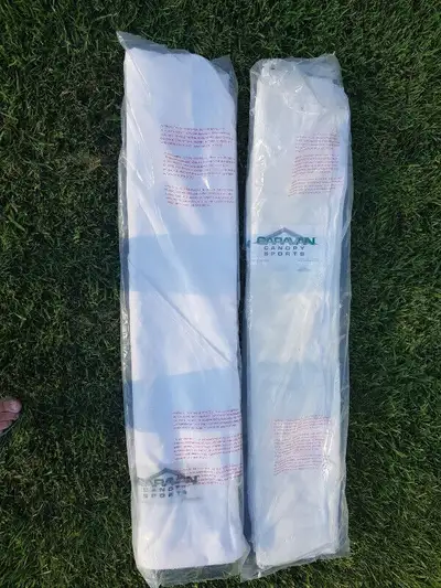 Toiles pour abri 10 x 10 pi 3 panneaux de cote, 1 de face avec fermoir et un de dessus imperméable b...