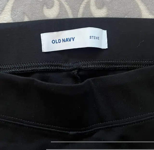 Old Navy Women’s Black Extra High-Waisted Stevie Skinny Ankle Pa in Women's - Bottoms in Oshawa / Durham Region - Image 7