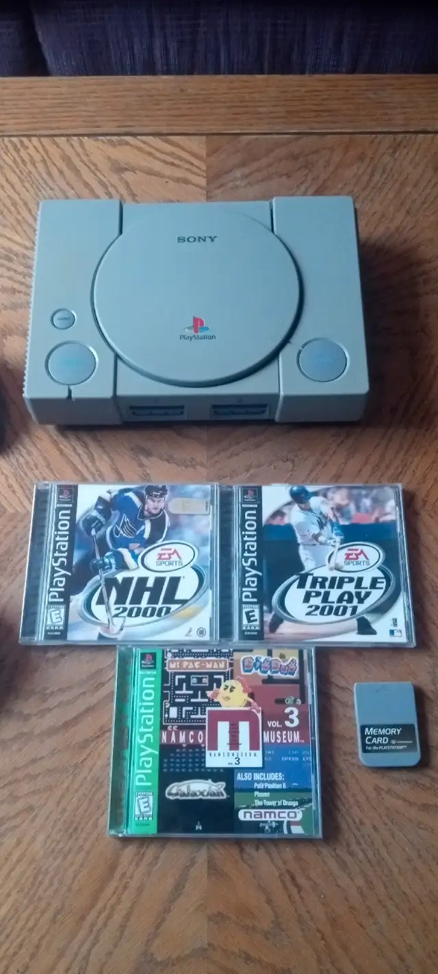 Original PlayStation 1. With games/controllers in Older Generation in Owen Sound - Image 3