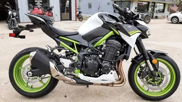 2021 Kawasaki Z900 ABS in Sport Touring in Timmins - Image 9