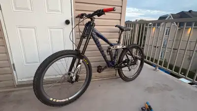 Kona Stinky Freeride – Vélo de montagne modifié, View more
