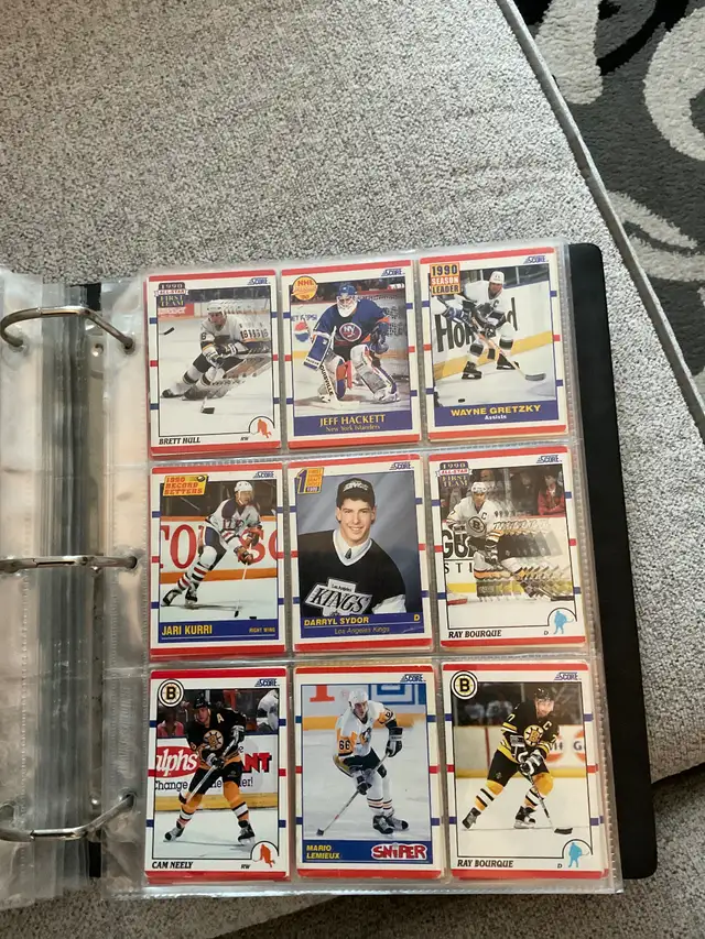 Hockey Cards in Arts & Collectibles in Oshawa / Durham Region - Image 7
