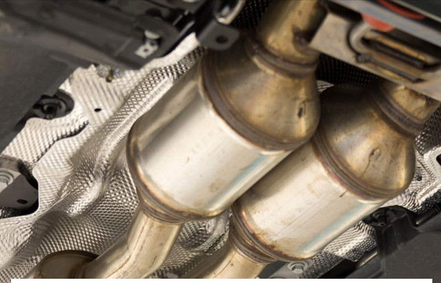 Exhaust leak repair, catalytic services and small body repair,  dans Autos et camions  à Ville de Toronto - Image 3