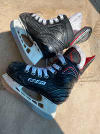 Bauer Ice Skates Size Y8R (Used)