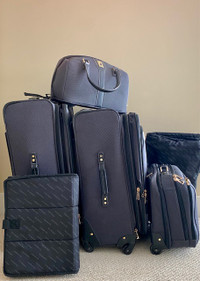 New 4-Pc London Fog Luggage Set (w/ accessories)