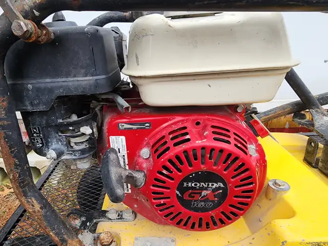 Wacker Neuson WP 1540A Vibratory Compactor 15.5" Plate Compactor in Power Tools in Windsor Region - Image 3