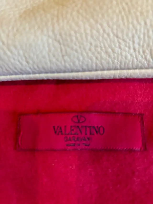 Valentino bag Leather  bow in Women's - Bags & Wallets in City of Toronto - Image 7