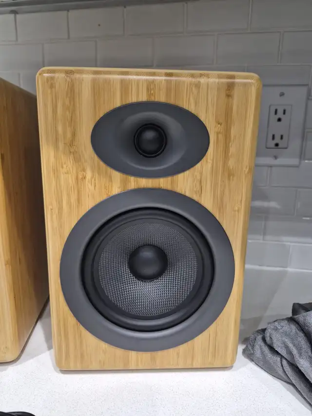 Audioengine A5+ Wireless Bluetooth Bookshelf Speakers in General Electronics in Markham / York Region - Image 6