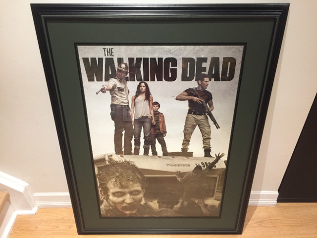 Home Decor Wall Art The Walking Dead Art Frame in Arts & Collectibles in Mississauga / Peel Region - Image 3