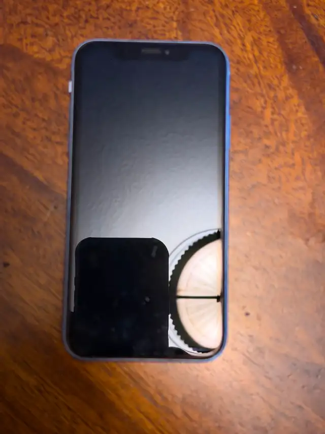 iPhone XR 128g Blue Excellent condition479554625697239043