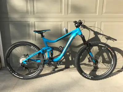 2018 Giant Reign 2 Enduro Mountain Bike, View more