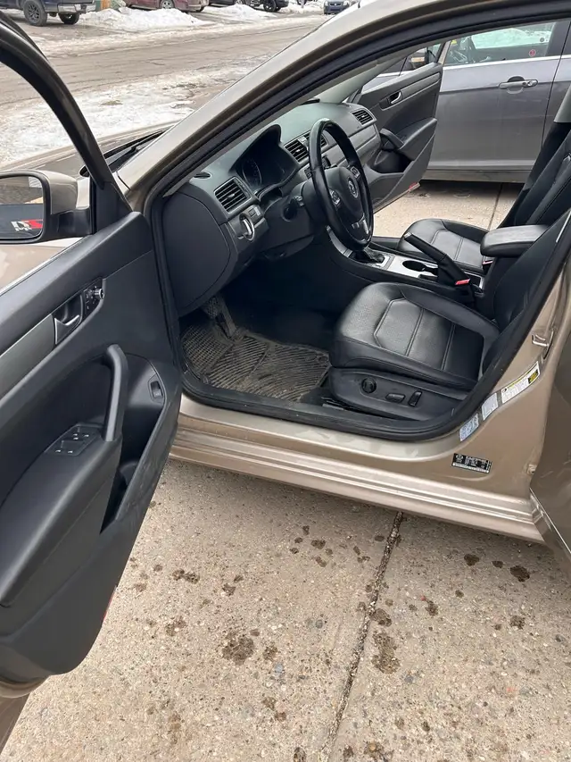 2015 VW Passat TDI 2.0L in Cars & Trucks in Calgary - Image 9