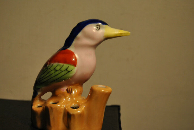 Flower Frog Figurine Made in Japan Multi color l dans Art et objets de collection  à Ville de Vancouver - Image 3