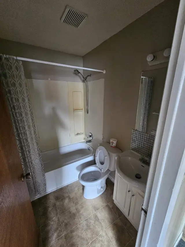 237 Brookside Dr, B buliding, Unit 11, 2bedroom apt, Northwest63860084651523124