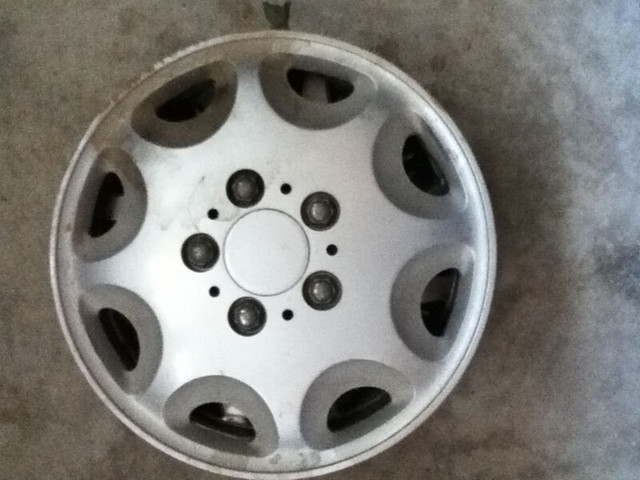 Chrysler generic grey wheel cover, several types. in Tires & Rims in Hamilton - Image 4